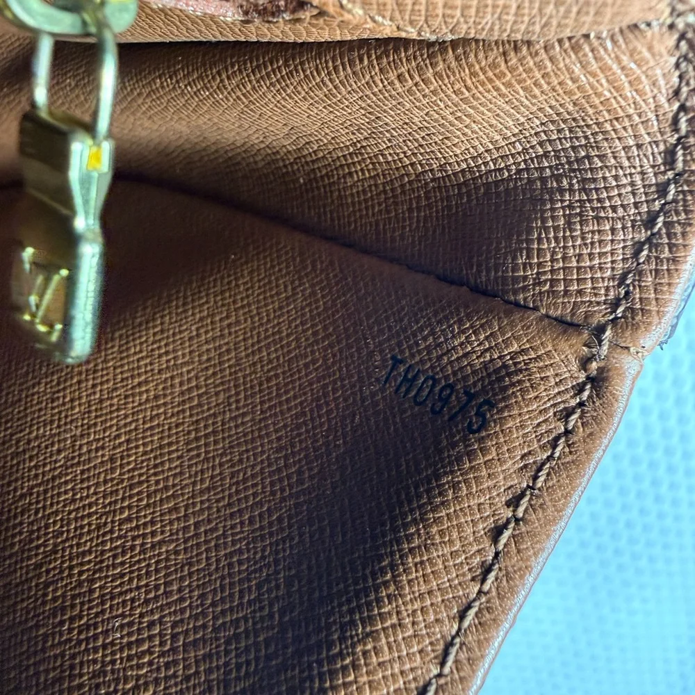 Authentic Louis Vuitton Monogram Chantilly MM